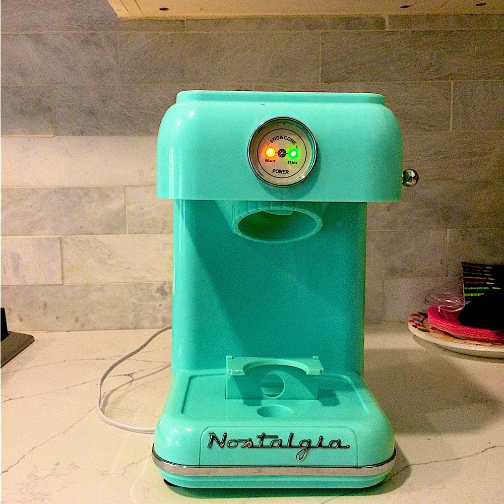 Snow cone machine used 2-4 times in brand new condition blue no box.